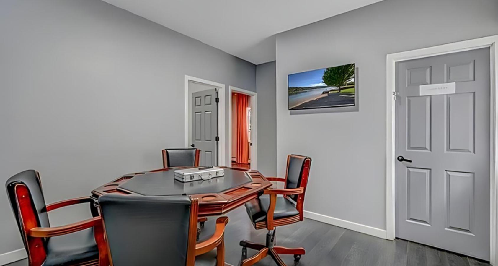 Peaceful Pocono Home With Hot Tub, Gym, & Office Long Pond Exterior foto